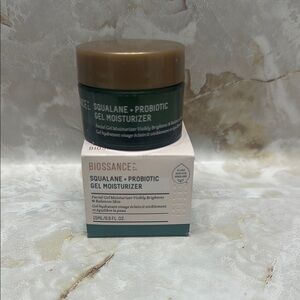 Biossance Squalane + Probiotic Gel Moisturizer - Green and‎ White